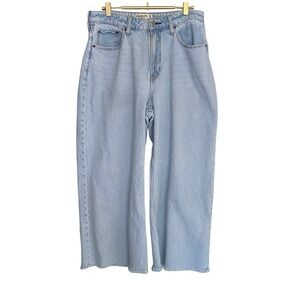 Abercrombie Fitch Curve Love High Rise Wide Leg Light Wash Jeans Size 29 Raw Hem